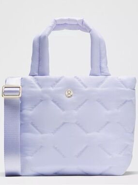 Lululemon Quilty Pleasure Tote Bag Mini 5L, Serene Blue, NWT